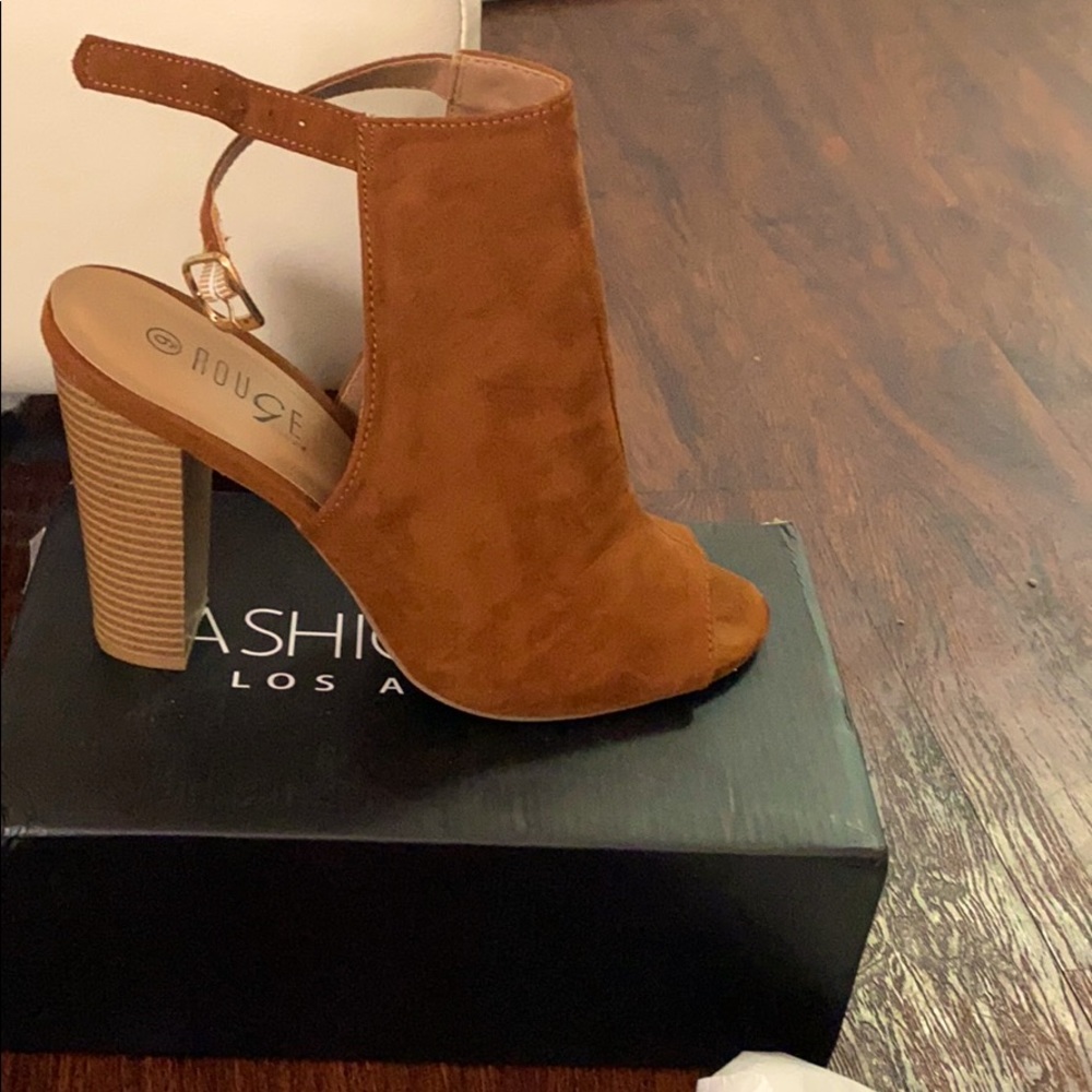 Shoe